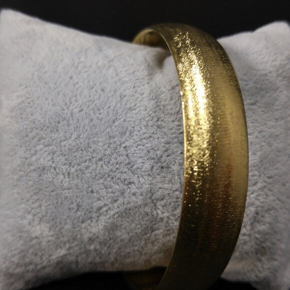 Vintage Monet Bangle Bracelet, Size L, Brushed Gold Plate, 1960s - Picture 4 of 10